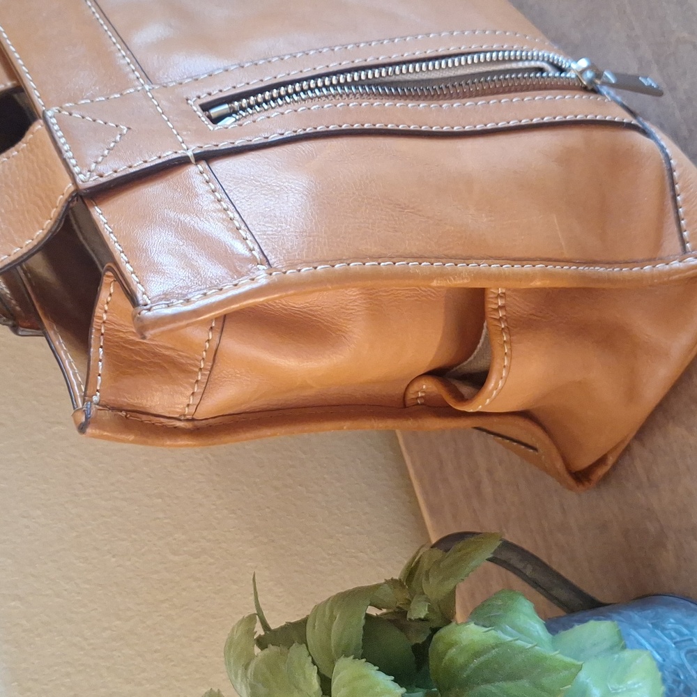 MICHAEL Michael Kors Tan Leather Tote with Structured Design - Picture 6 of 16
